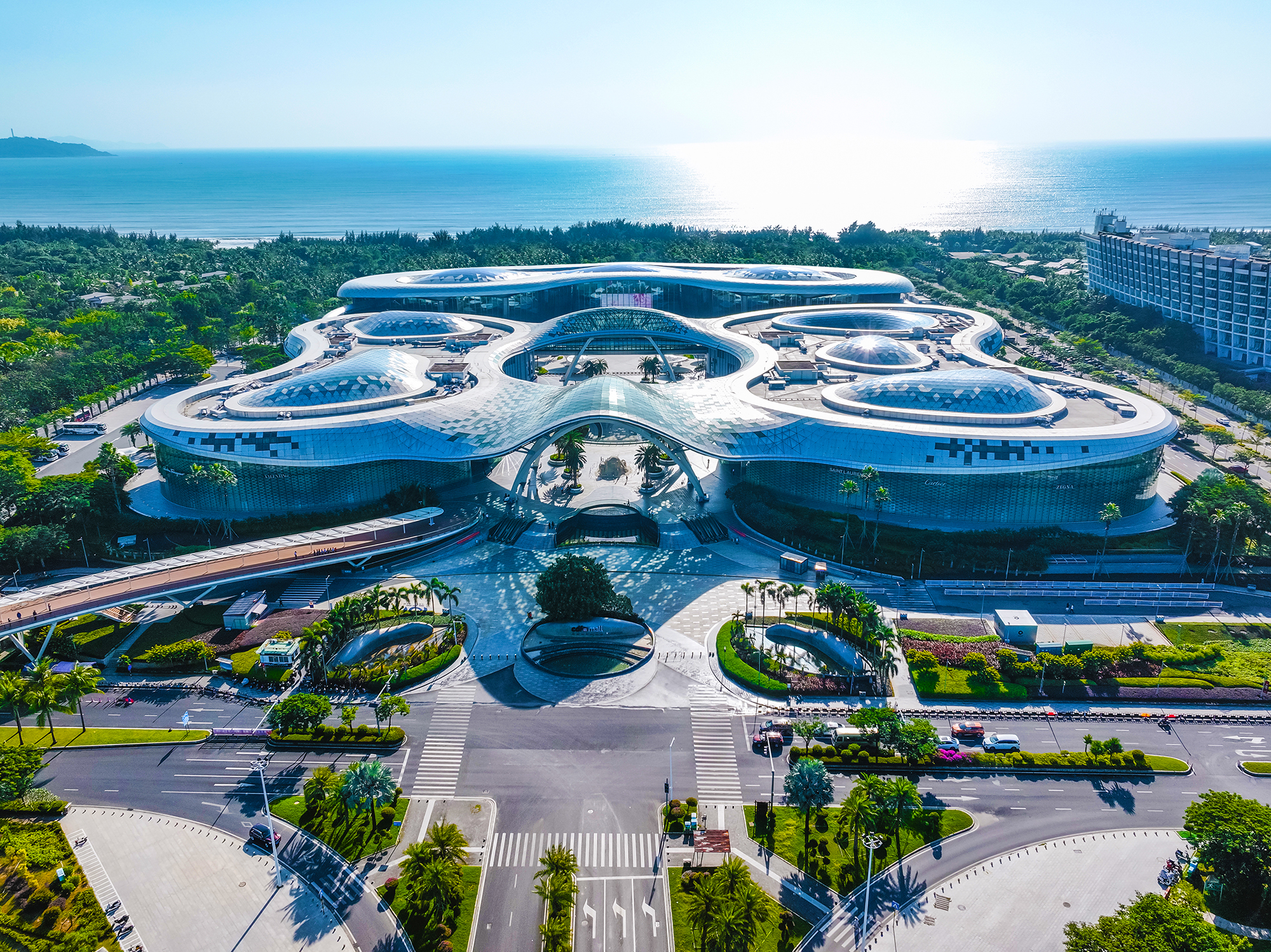 海南自贸港封关倒计时 中免集团领跑全球旅游零售新格局